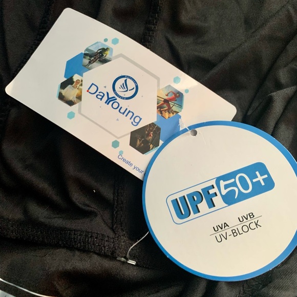 UPF 50+ Long Sleeve T-Shirt Hoodie DaYoung NWT Size M - Picture 3 of 5